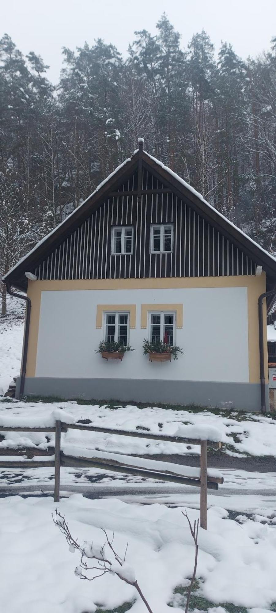 Hlucov Lesni Chalupa Kokorin Extérieur photo