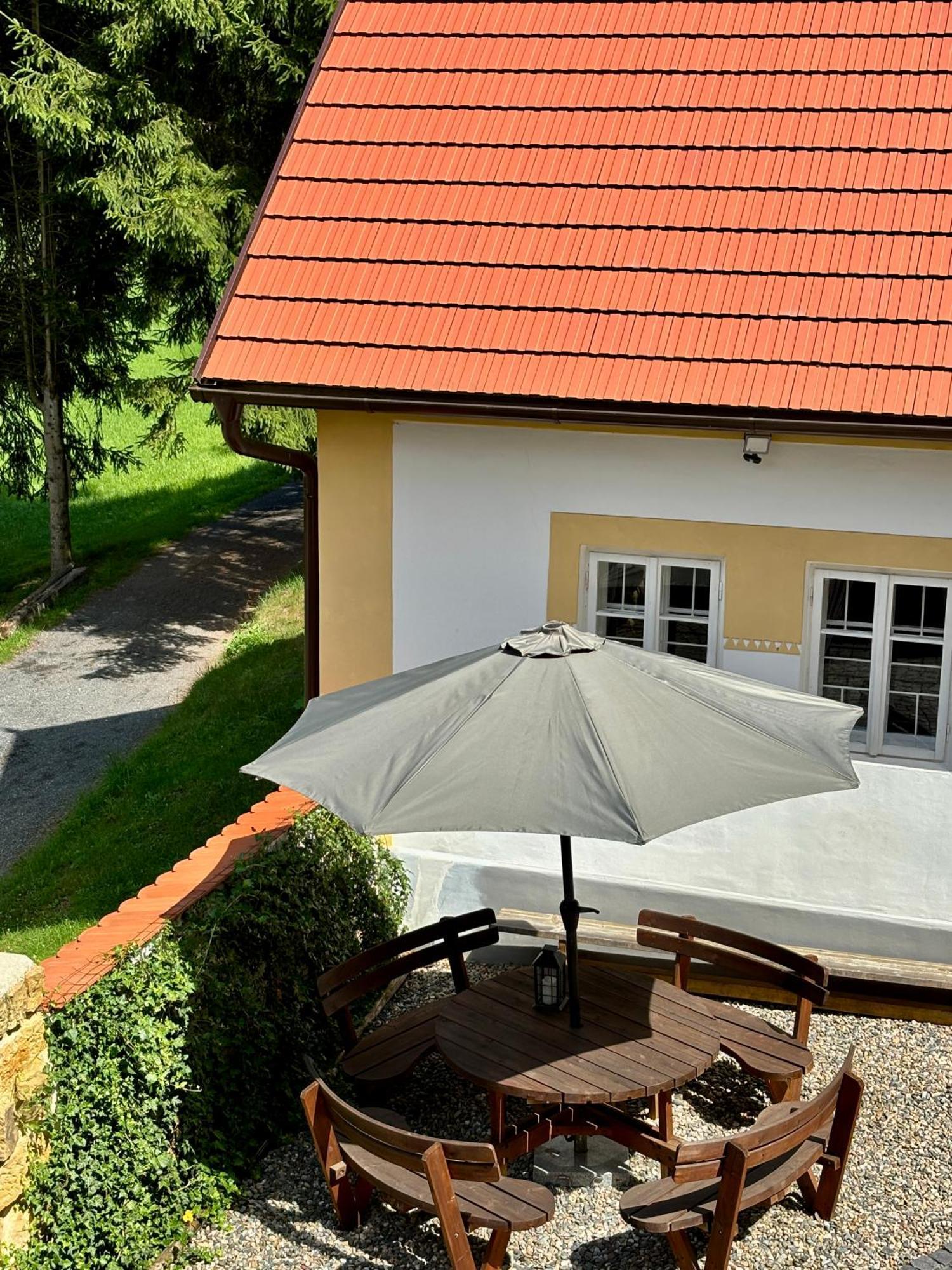 Hlucov Lesni Chalupa Kokorin Extérieur photo